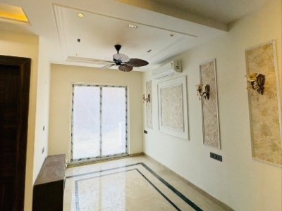 3 BHK Flat photo 3